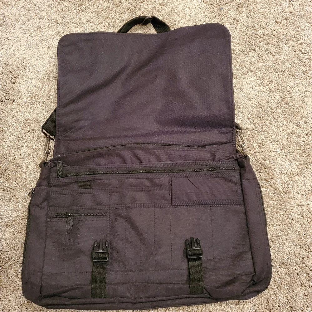 Norwood Airtex County of Fairfax Virginia Crossbody/Shoulder/Lap top Bag